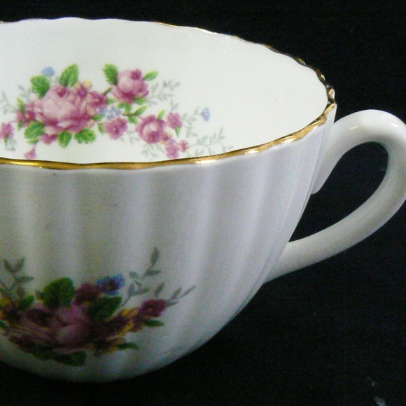 Radfords made in England Flowers Fine Bone China Tea Cup & Saucer set - Picture 3 of 5